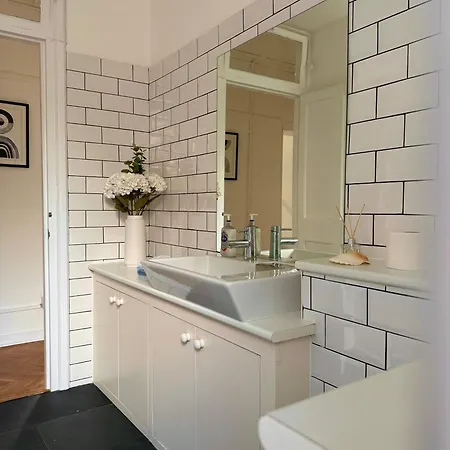 Victorian Amazing Three Bedroom Лондон Экстерьер фото
