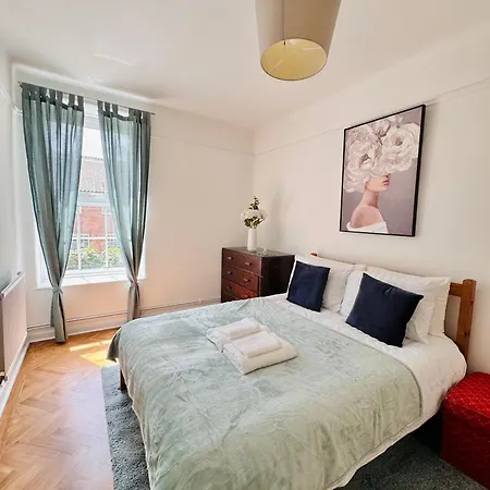 Victorian Amazing Three Bedroom Лондон Экстерьер фото