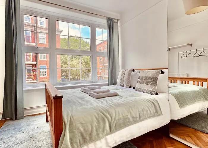 Victorian Amazing Three Bedroom