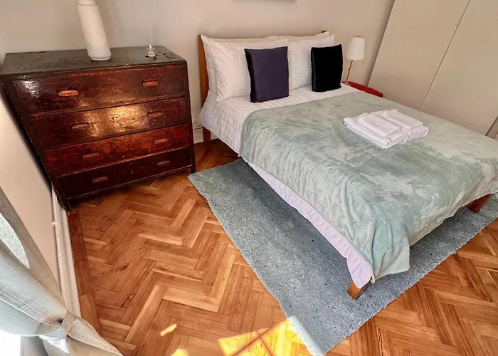 Victorian Amazing Three Bedroom