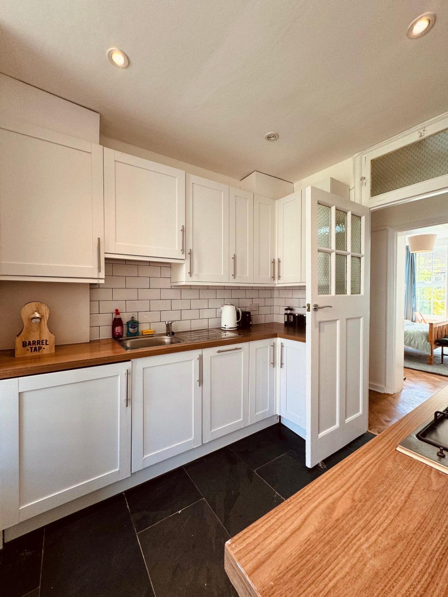 Апартаменты Victorian Amazing Three Bedroom